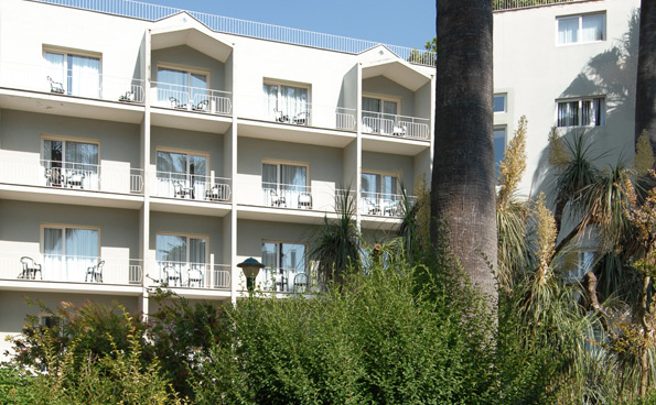 L'hotel 4 stelle a Sorrento di Royal Group si trova nel Parco dei Principi.