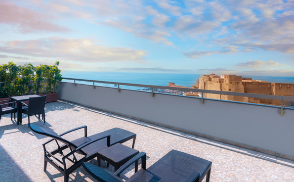 The rooms with panoramic terrace with views of the sea and sky.